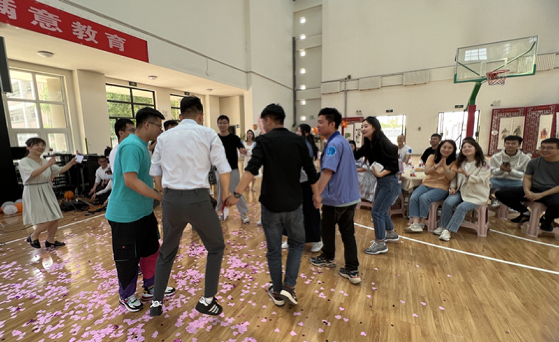 西煤机职工受邀参加“缤纷夏日 相约青春”校企青年联谊活动